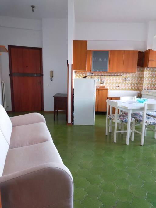 Appartement Casa Di Baia à Pesaro Extérieur photo