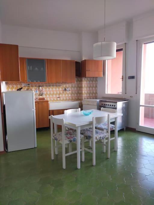 Appartement Casa Di Baia à Pesaro Extérieur photo